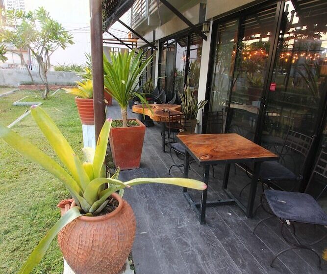 Отель Sripoom Boutique House