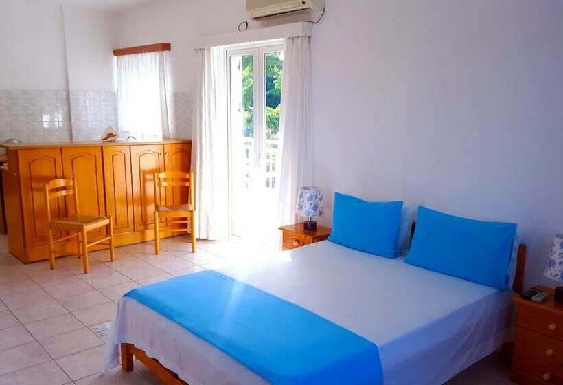 هتل Blue White Apartments