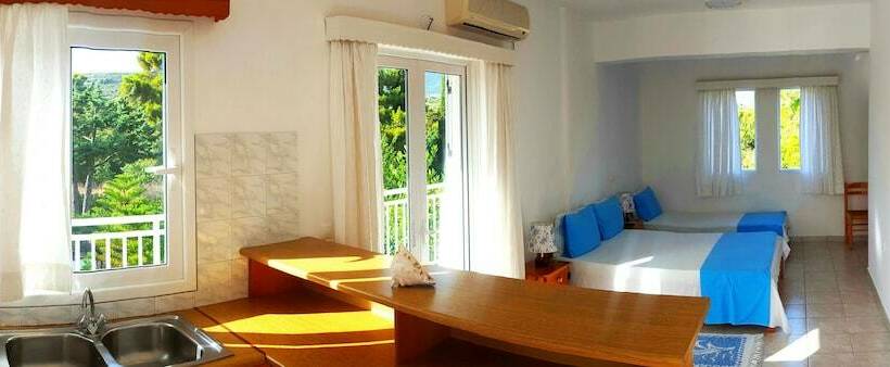 هتل Blue White Apartments