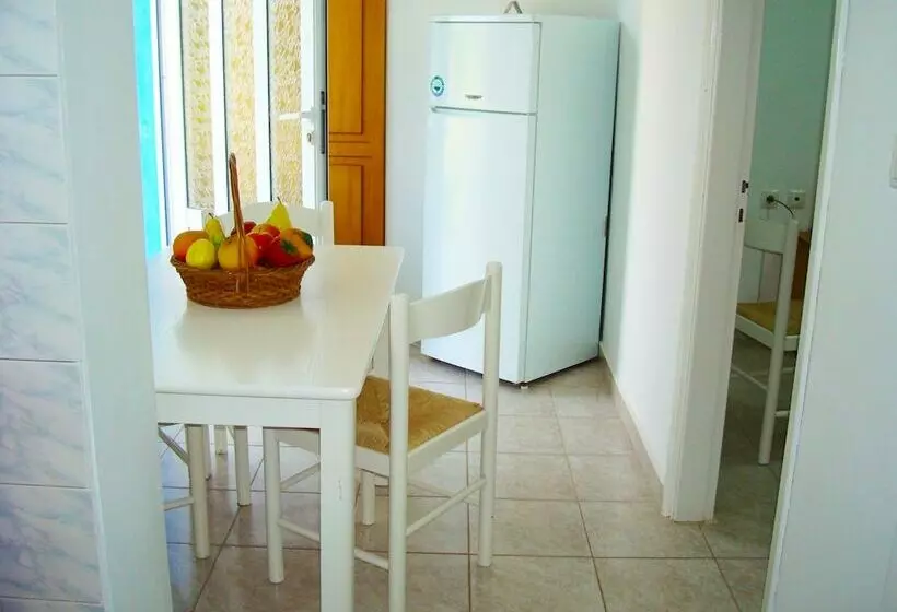 هتل Blue White Apartments