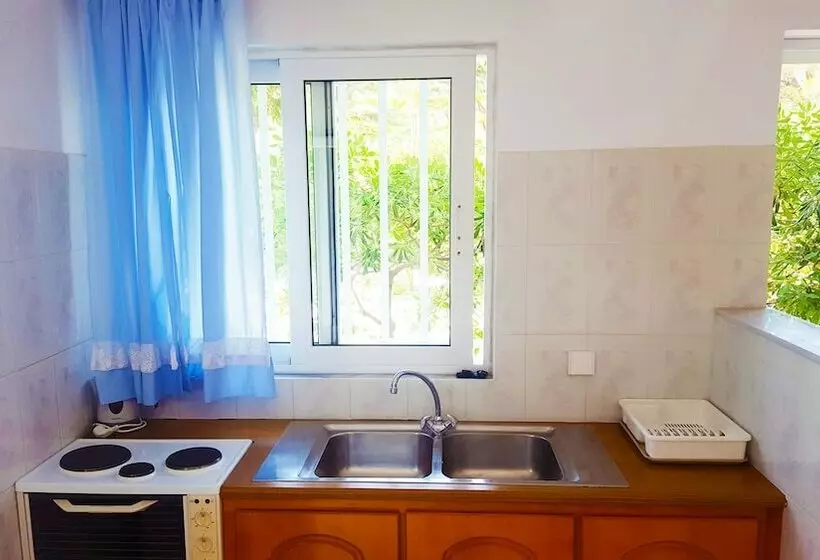 هتل Blue White Apartments