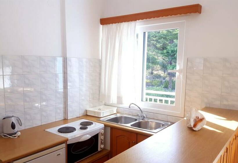 هتل Blue White Apartments