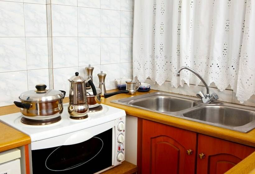 هتل Blue White Apartments