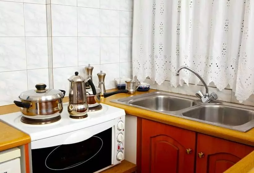 هتل Blue White Apartments