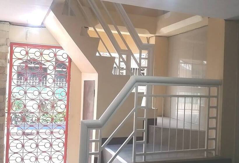 בית מלון כפרי Garces Budget Apartelle