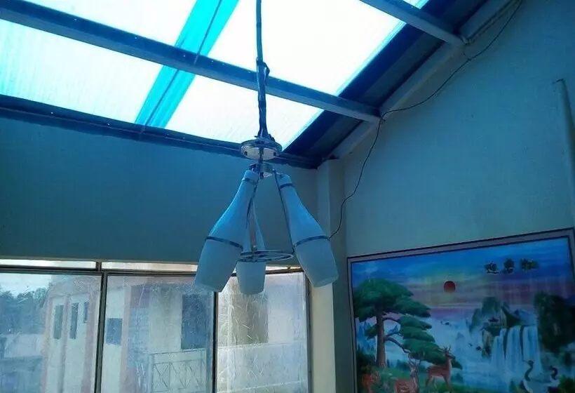ホテル Garces Budget Apartelle