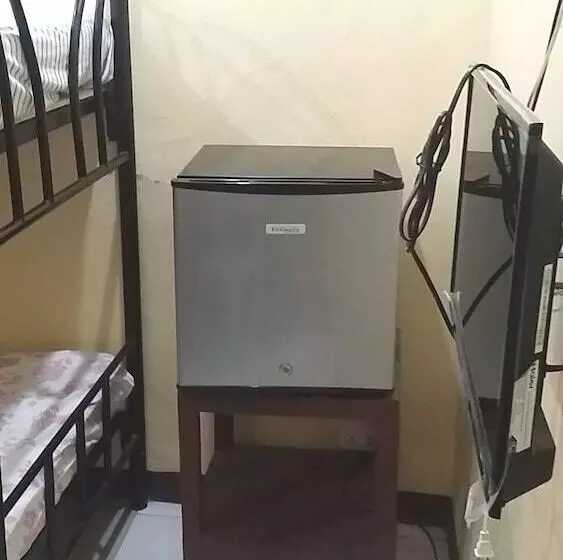 ホテル Garces Budget Apartelle