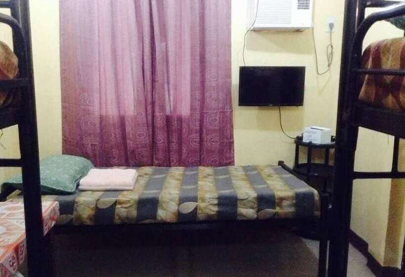 בית מלון כפרי Garces Budget Apartelle