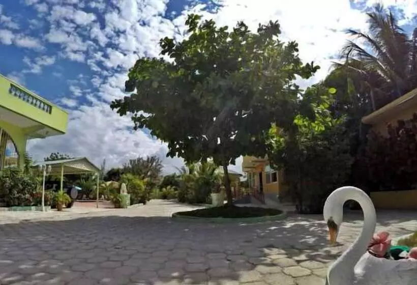 هتل La Cayenna Hôtel Et Restaurant