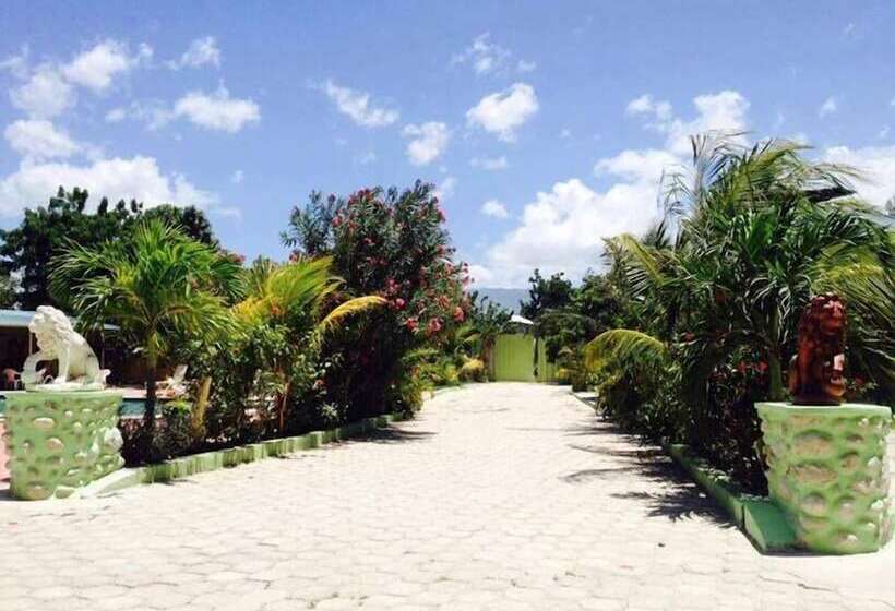 هتل La Cayenna Hôtel Et Restaurant