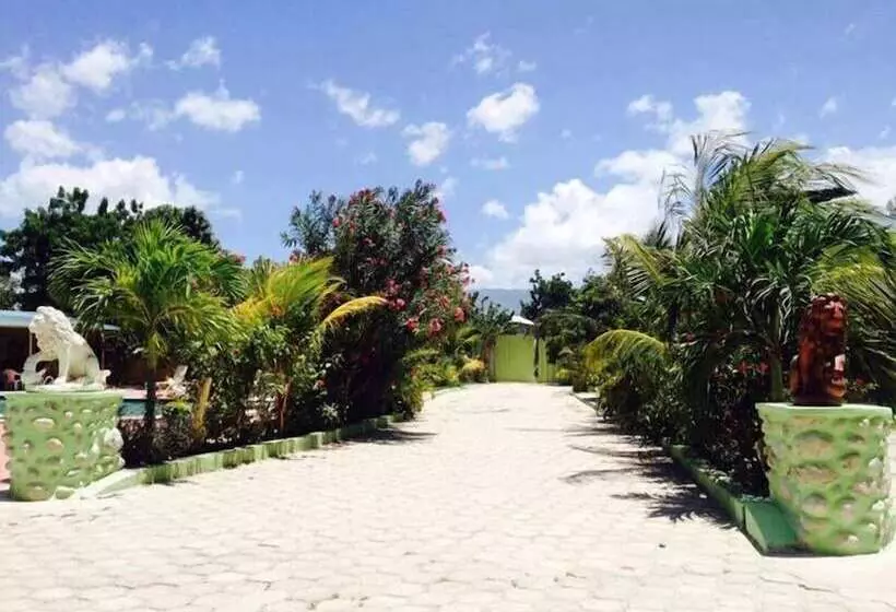 هتل La Cayenna Hôtel Et Restaurant