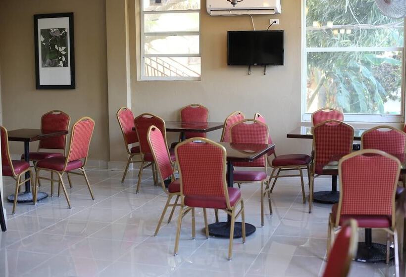 هتل La Cayenna Hôtel Et Restaurant