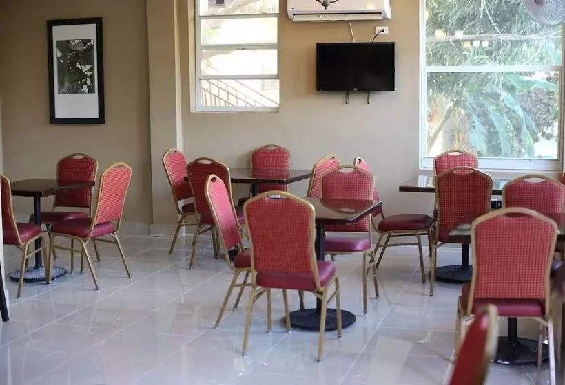 هتل La Cayenna Hôtel Et Restaurant