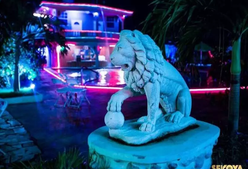 هتل La Cayenna Hôtel Et Restaurant