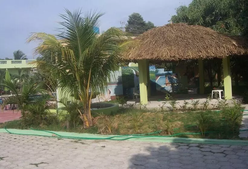 هتل La Cayenna Hôtel Et Restaurant