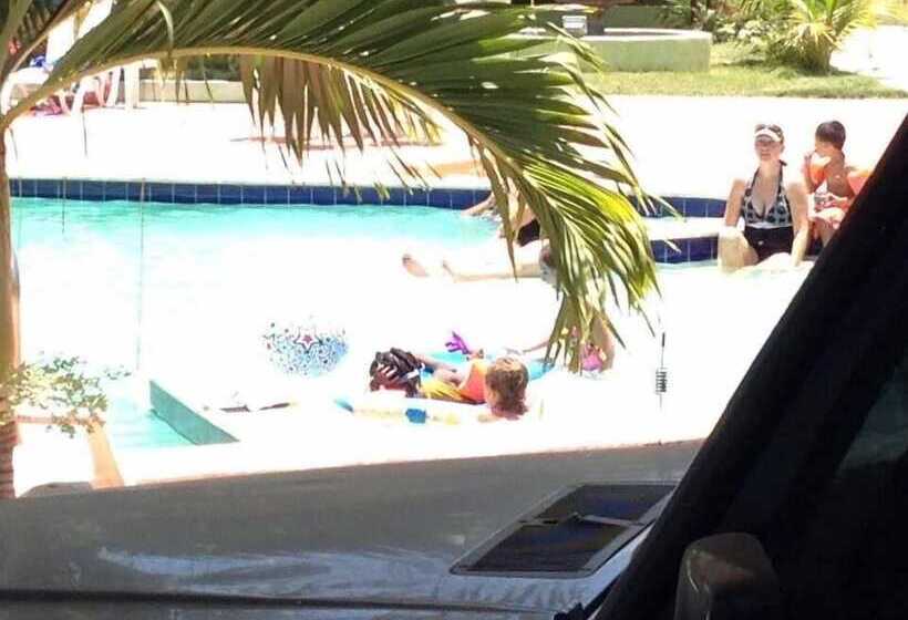 هتل La Cayenna Hôtel Et Restaurant