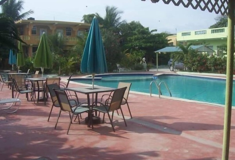 هتل La Cayenna Hôtel Et Restaurant