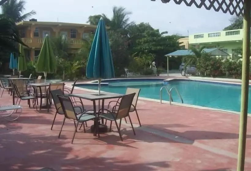 هتل La Cayenna Hôtel Et Restaurant