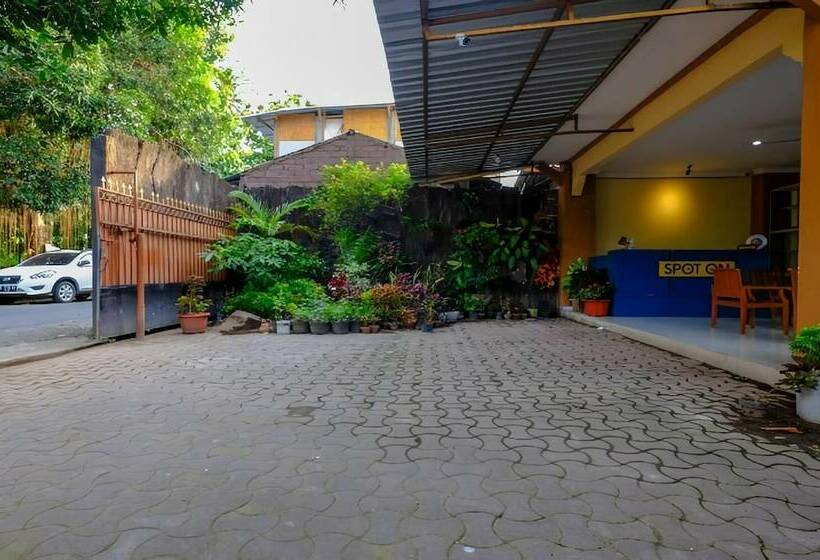 호텔 Mandiri Senggigi Homestay
