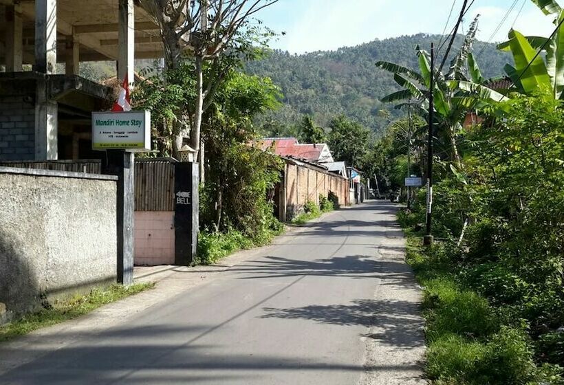 호텔 Mandiri Senggigi Homestay