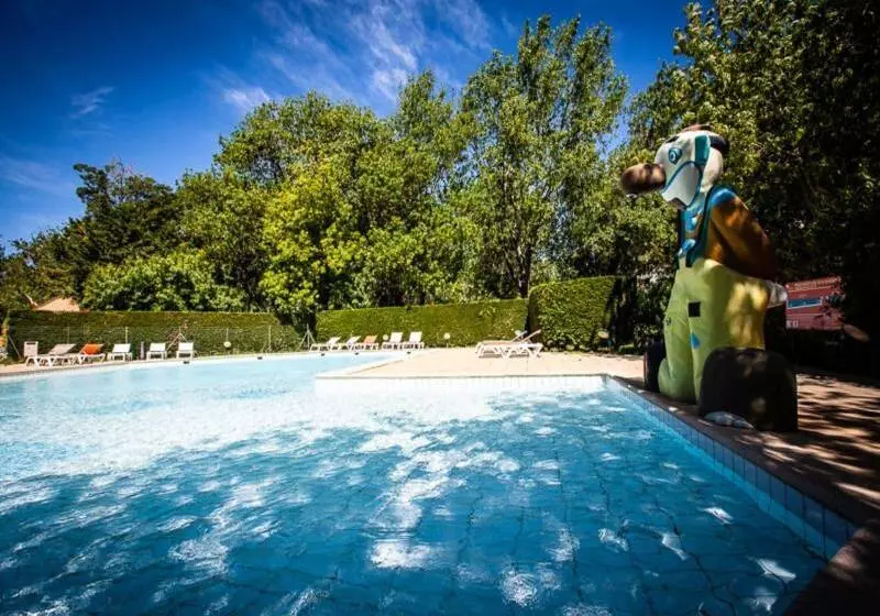 Hotelli Marina Hôtel Club