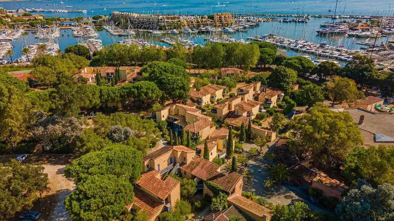 Hotelli Marina Hôtel Club