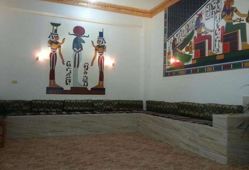 هتل Royal Apartments Luxor