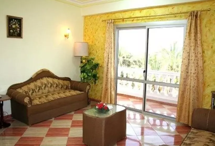 هتل Royal Apartments Luxor