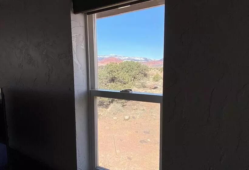 Hotelli Skyridge Inn