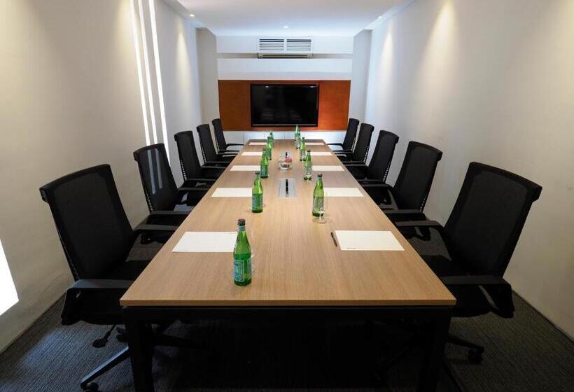 ホテル The Bale Phnom Penh By Lifestyleretreats