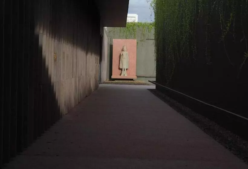 هتل The Bale Phnom Penh By Lifestyleretreats