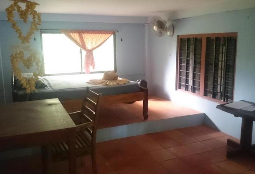 فندق The Boat House