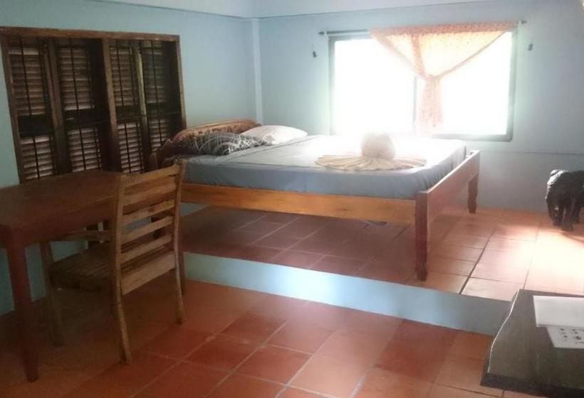 فندق The Boat House