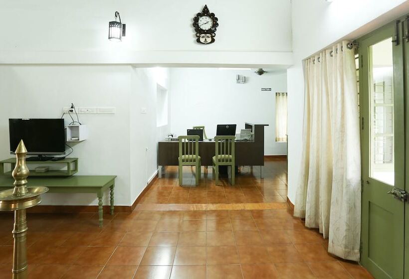 ホテル Treebo Hill Gardens