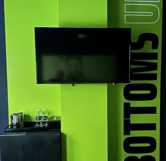 Mari Jean Hotel   All Adults Welcome