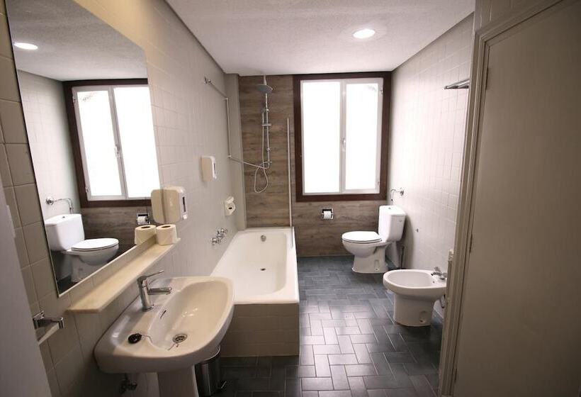 هتل Alda Centro Ponferrada