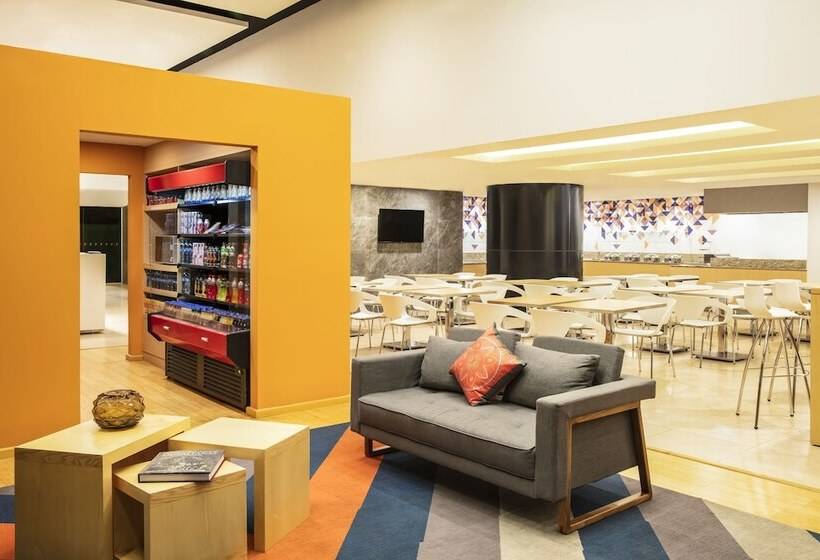 Отель Fiesta Inn Express Queretaro Constituyentes