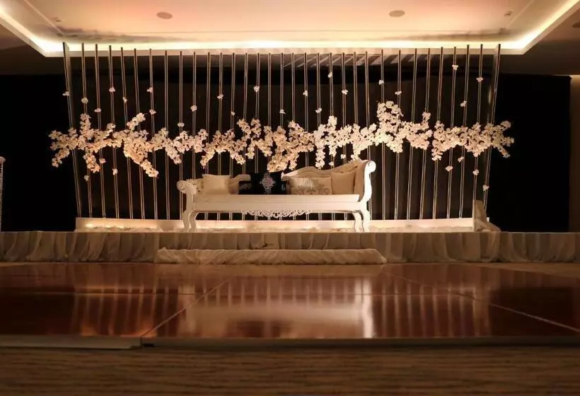 هتل Radisson Muscat Panorama