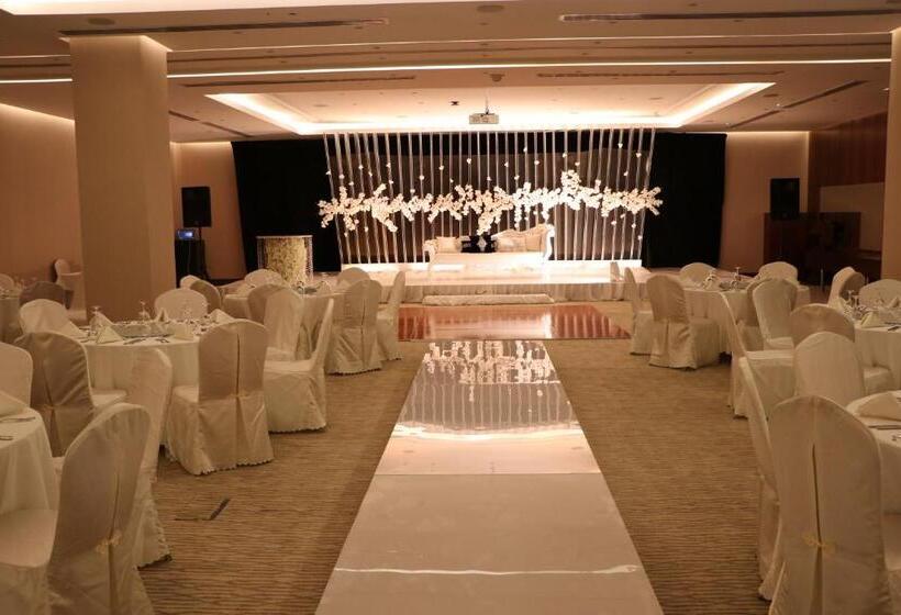 هتل Radisson Muscat Panorama