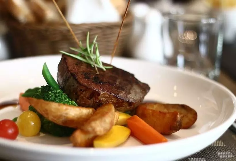 هتل Radisson Muscat Panorama