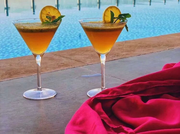 هتل Radisson Muscat Panorama