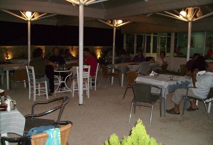 בית מלון כפרי Aggelos