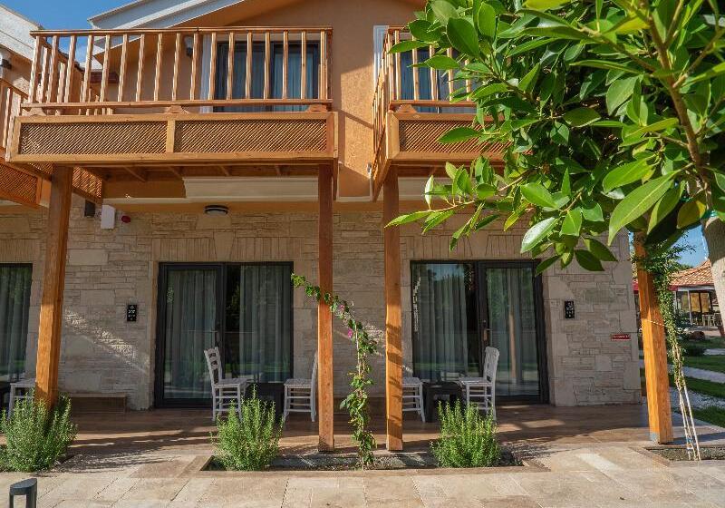 ホテル Dalyan Live Spa