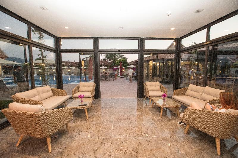 ホテル Dalyan Live Spa