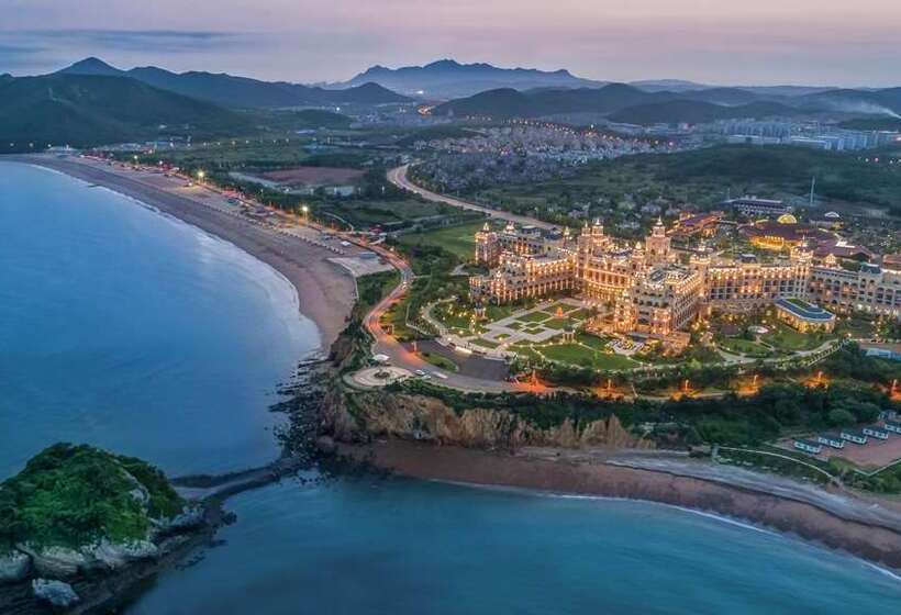 בית מלון כפרי Hilton Dalian Golden Pebble Beach Resort