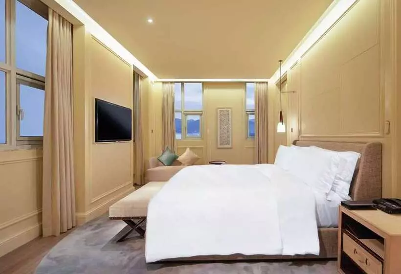 ホテル Hilton Dalian Golden Pebble Beach Resort