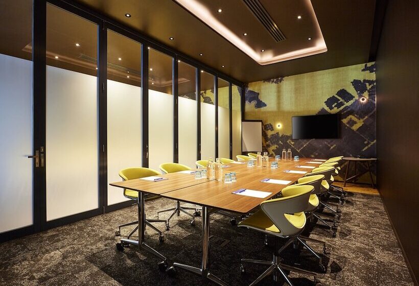 בית מלון כפרי Holiday Inn Express Newcastle, An Ihg