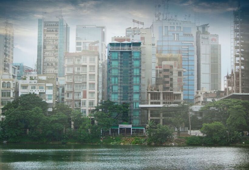 هتل Lake Wood Residency