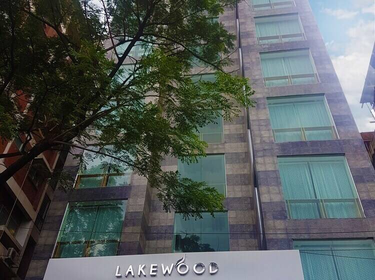 هتل Lake Wood Residency