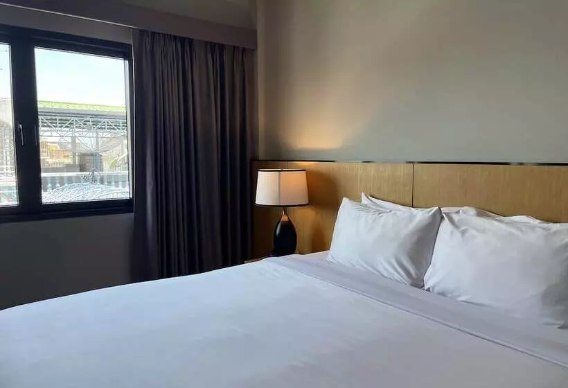 هتل W22 By Burasari